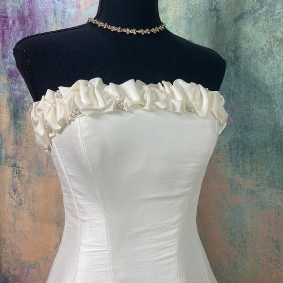 📌 Maggie Sottero Stunning Wedding dress w/ train - Picture 4 of 16